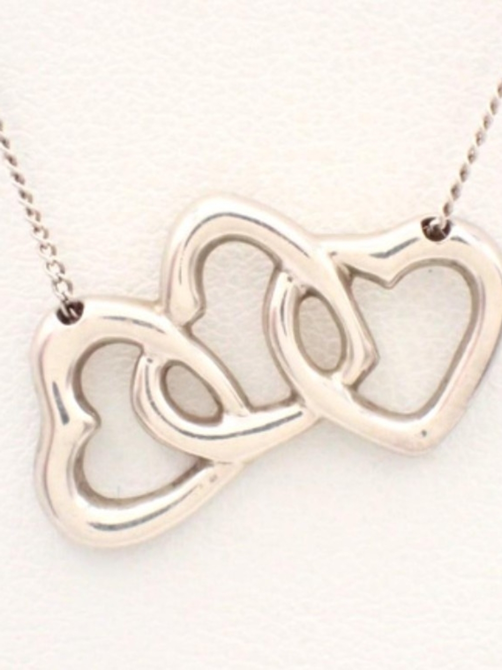 Tiffany & Co. Silver Triple Interlocking Heart Necklace 925/3.6g Chain Approx 42